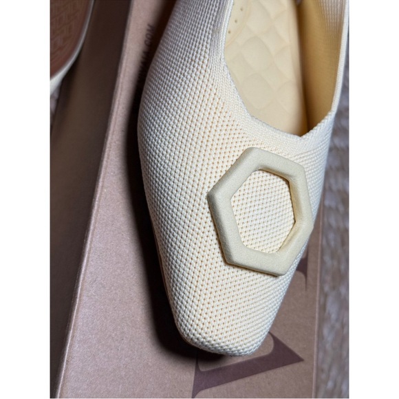 VIVAIA Womens Yellow Slingback Flats
Square Toe Buckle Dressy Knit Shoes US/8 - Picture 5 of 8